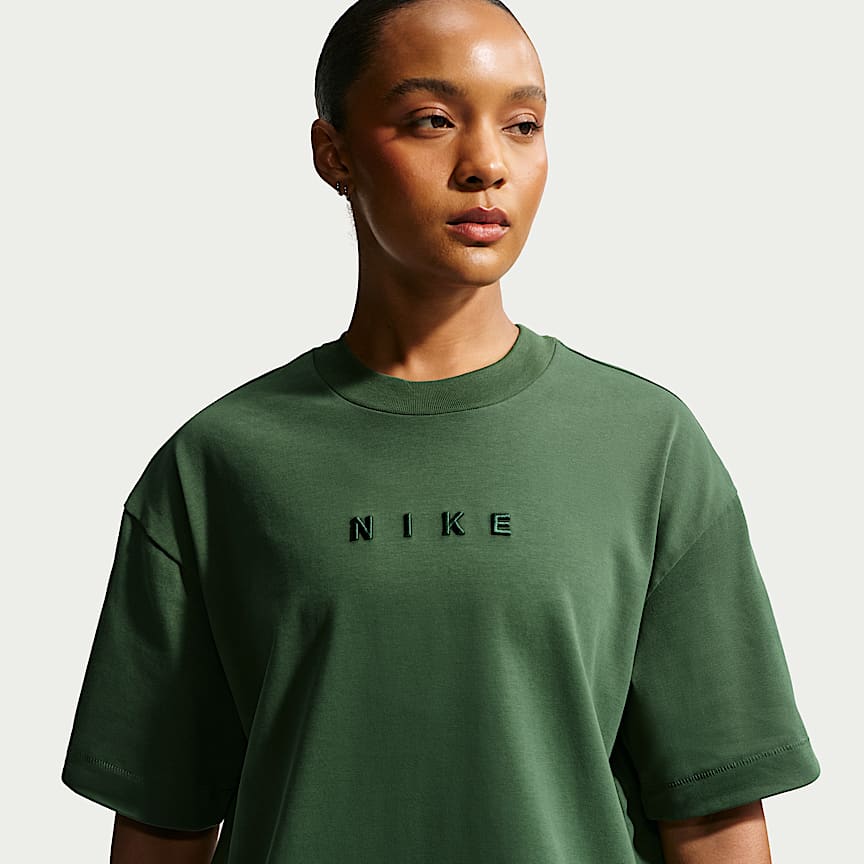 Nike Sportswear Classic Women's Oversized T-Shirt. Nike NO